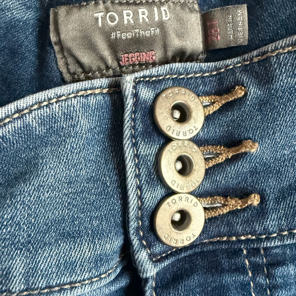🛍️Torrid Super Soft High-Rise Skinny Jeggings – Size 28T - Picture 4 of 10